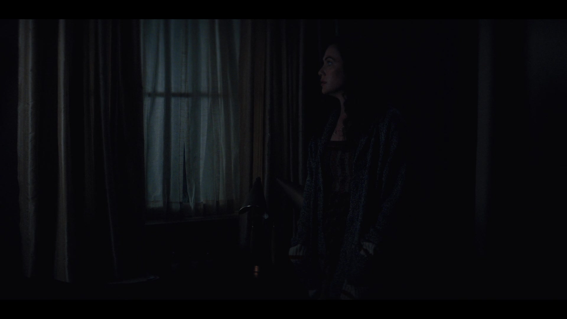 MidnightMass1x07_0055.jpg MidnightMass1x07_0055.jpg