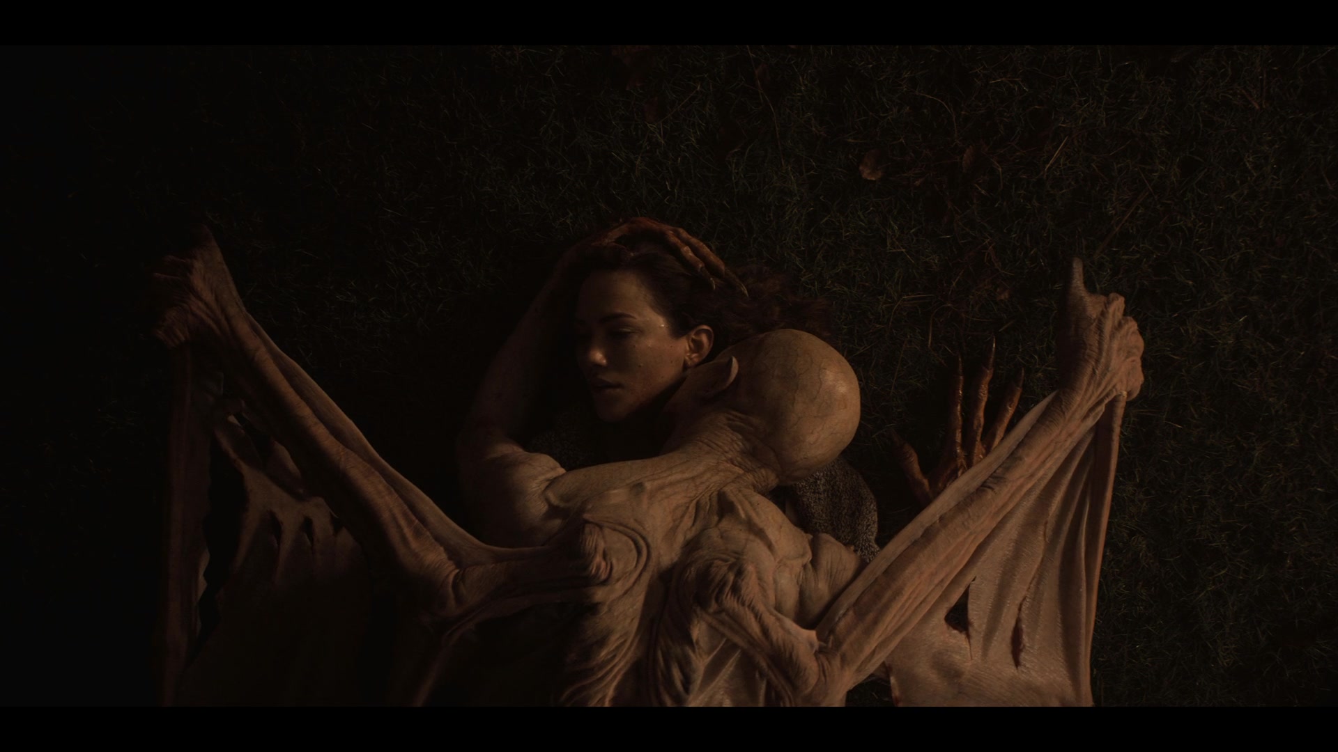 MidnightMass1x07_0168.jpg MidnightMass1x07_0168.jpg