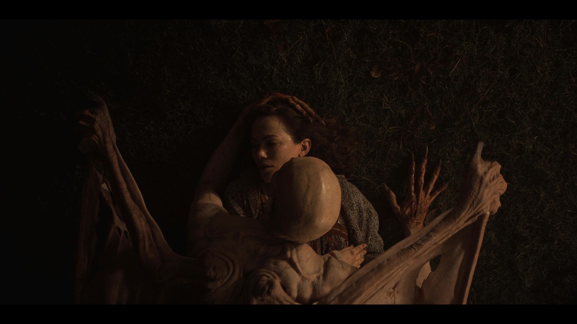 MidnightMass1x07_0170.jpg MidnightMass1x07_0170.jpg