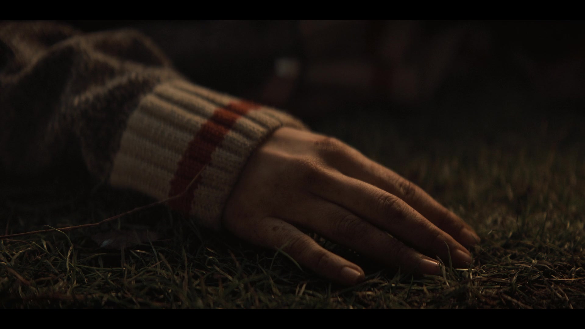 MidnightMass1x07_0241.jpg MidnightMass1x07_0241.jpg